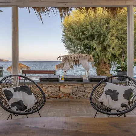 Uno Beachfront Livadia (Tilos)