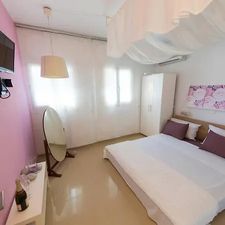 公寓 Uno Beachfront 里瓦的亚