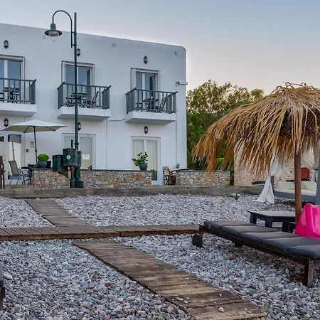 Uno Beachfront Livadia (Tilos)