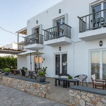 Uno Beachfront Lejlighed