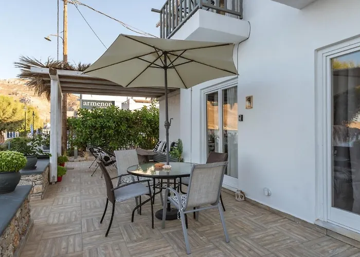 Uno Beachfront Apartament