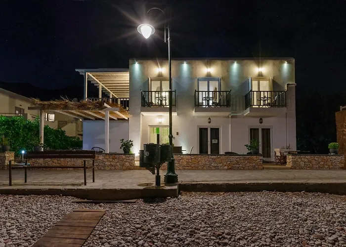 Uno Beachfront Apartament *