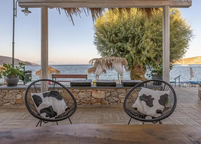 Uno Beachfront Livadia (Tilos)